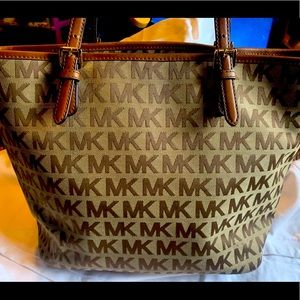 Michael Kors Jet Set tote